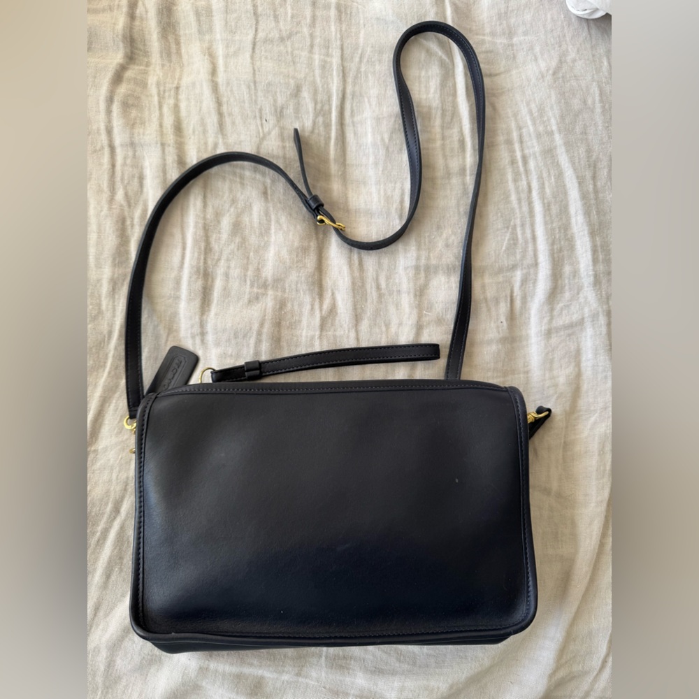 Vintage Coach Crossbody in Navy - Picture 3 of 6